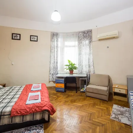 The Square - Old Flat With 2 Bedrooms, 1st Fl * Burgas