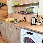 Apartament The Square - Old Flat With 2 Bedrooms, 1st Fl