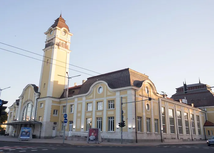 The Square - Old Flat With 2 Bedrooms, 1st Fl Apartament *