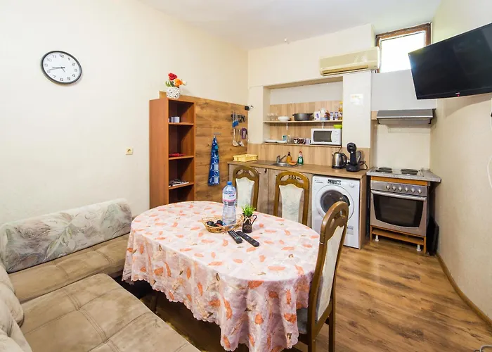 The Square - Old Flat With 2 Bedrooms, 1st Fl Apartament